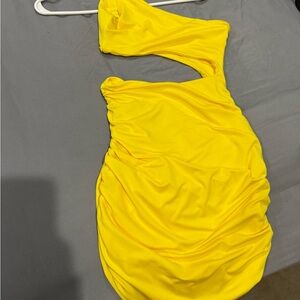 Elegant Yellow One-Shoulder Dress